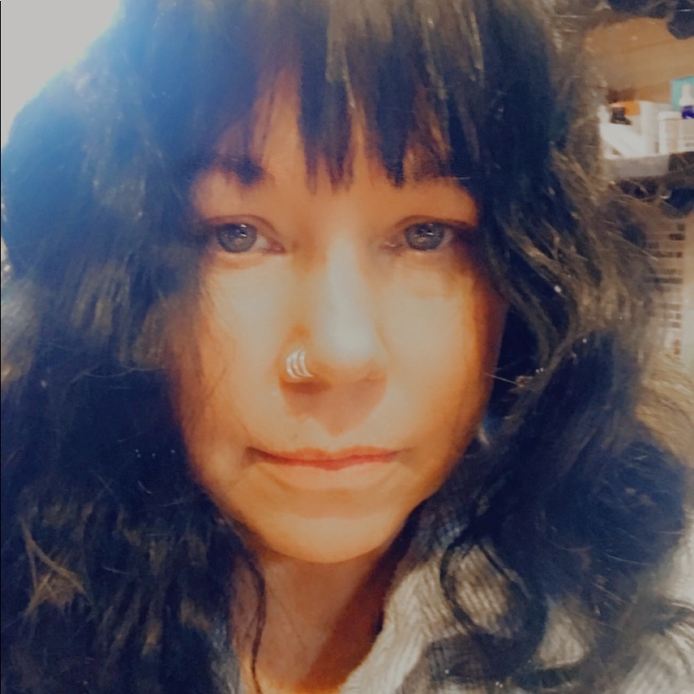 Meet your Posher, Edie